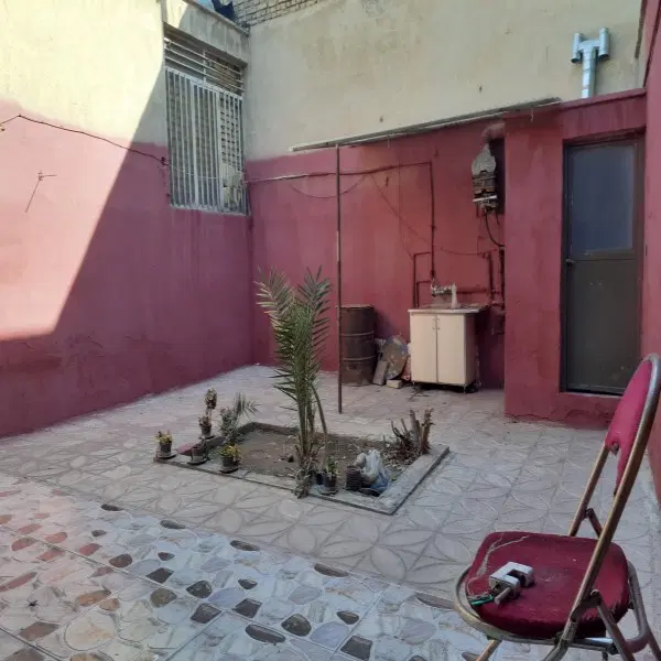 سالن 330 متری مناسب کارگاه یا انبار برق 3 فاز