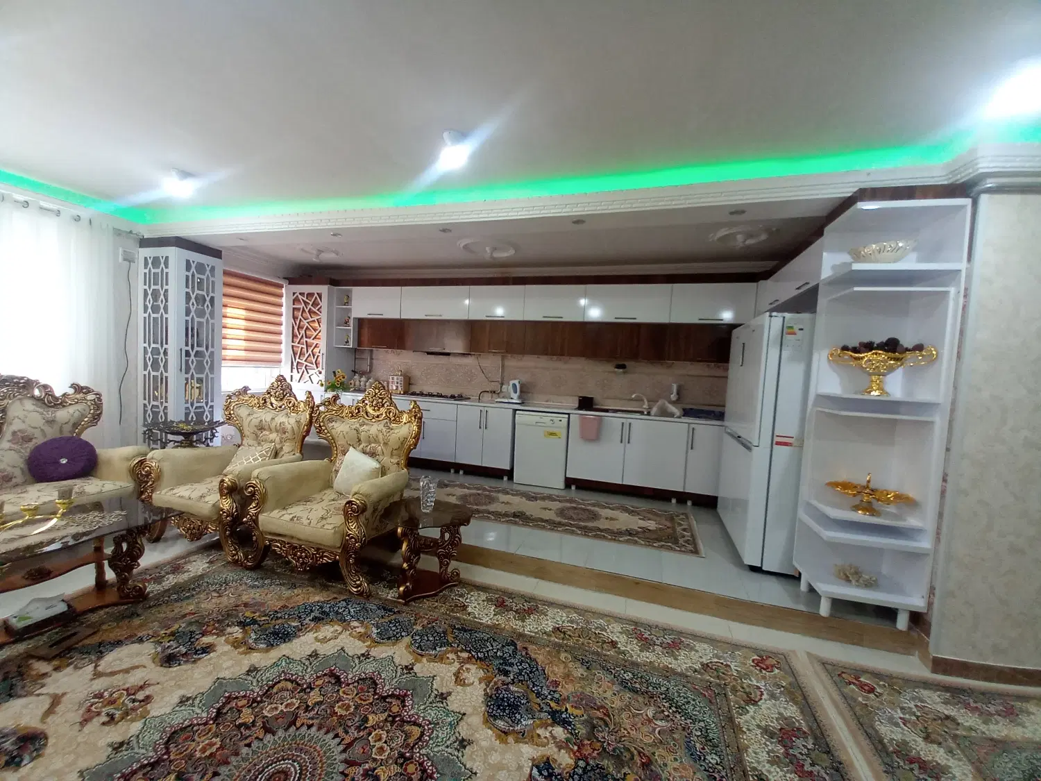 فروش خانه ۳طبقه در شهدا