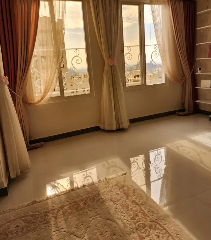 عظیمیه ، میدان بهارستان ، 83 متر