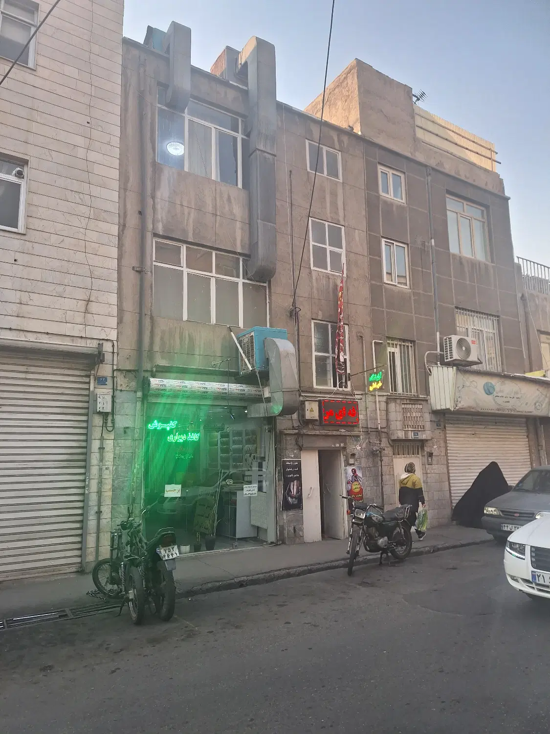 ملک تجاری مسکونی خیابان زمانی