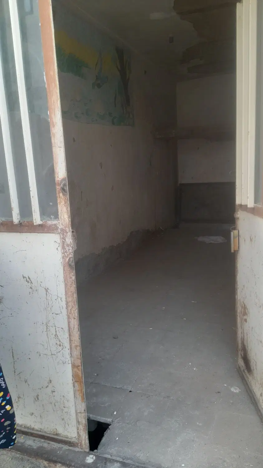 مغازه فروشی کارگران