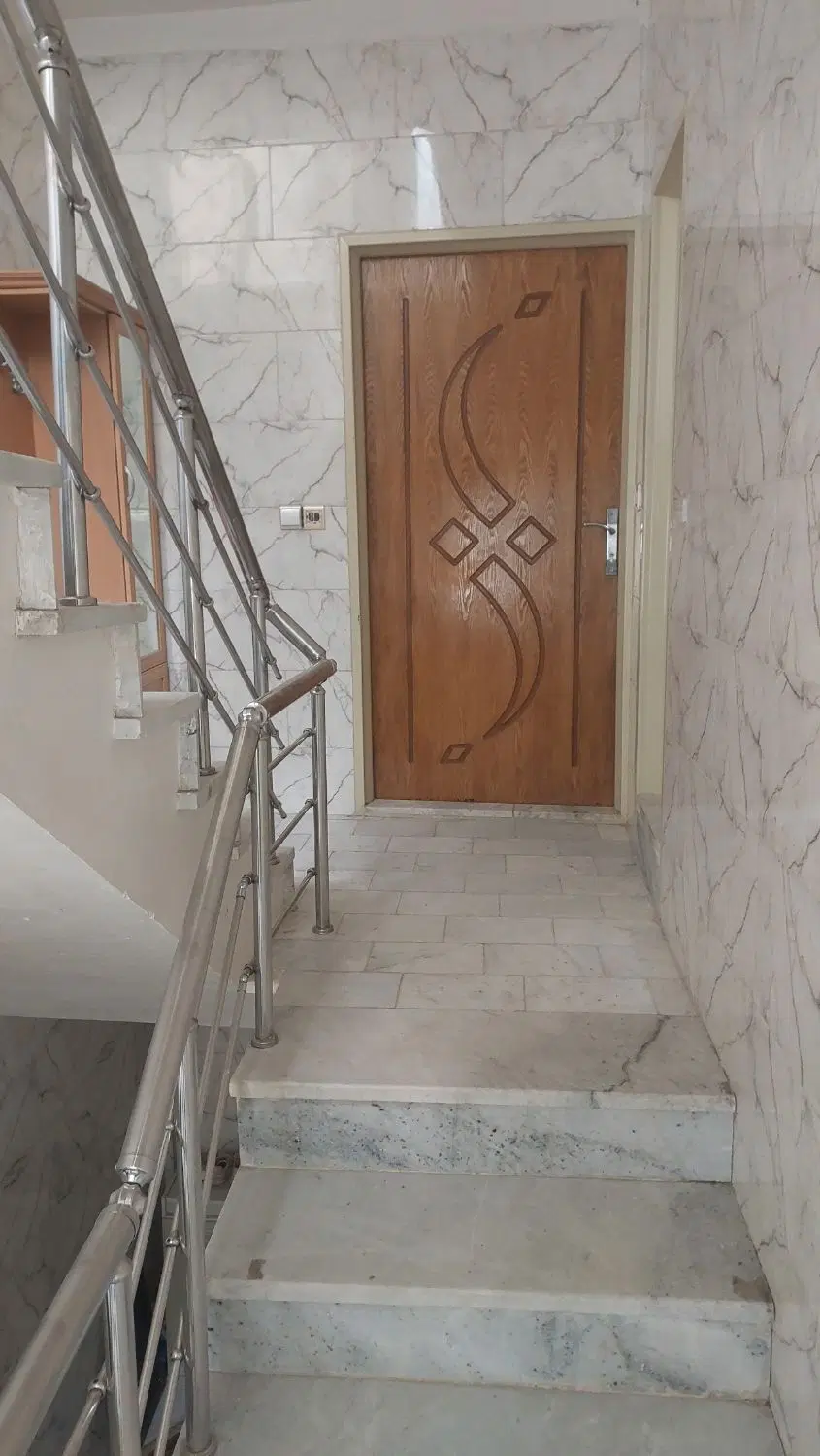 خانه اجاره ای ابتدای کوچه چهارم  نزدیک خیابان اصلی
