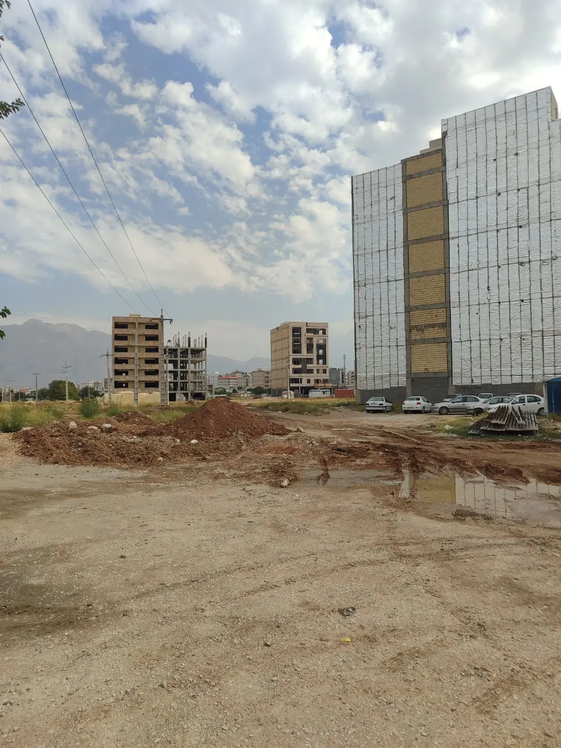 زمین تجاری دادگستری