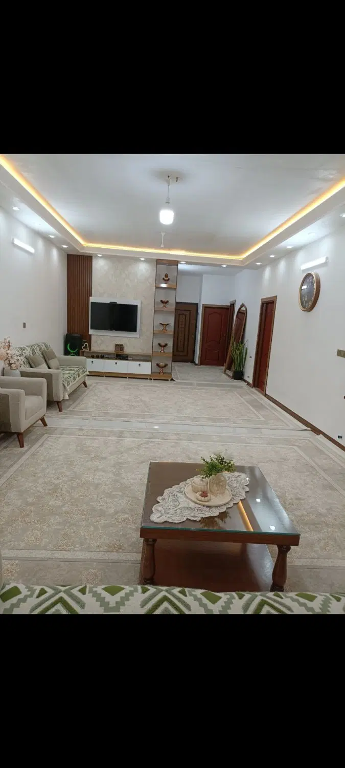 یک واحد آپارتمان 137متری