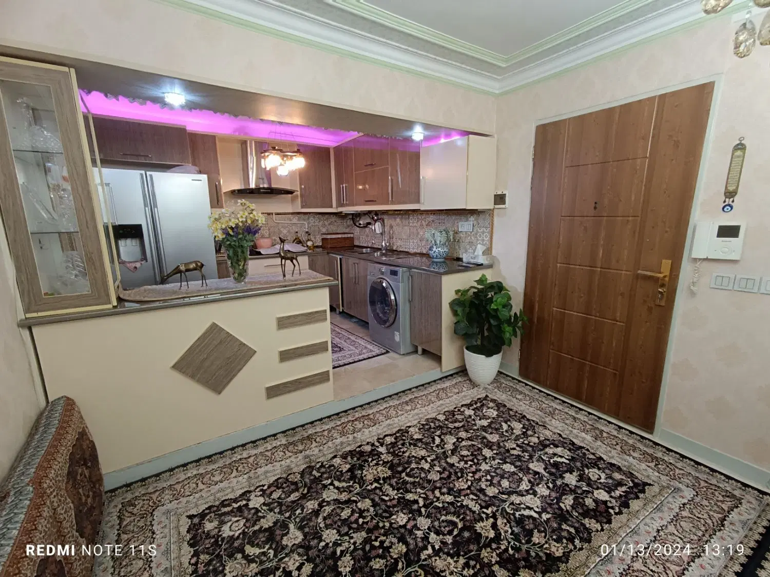 75 متر حافظیه خ گلستان 64