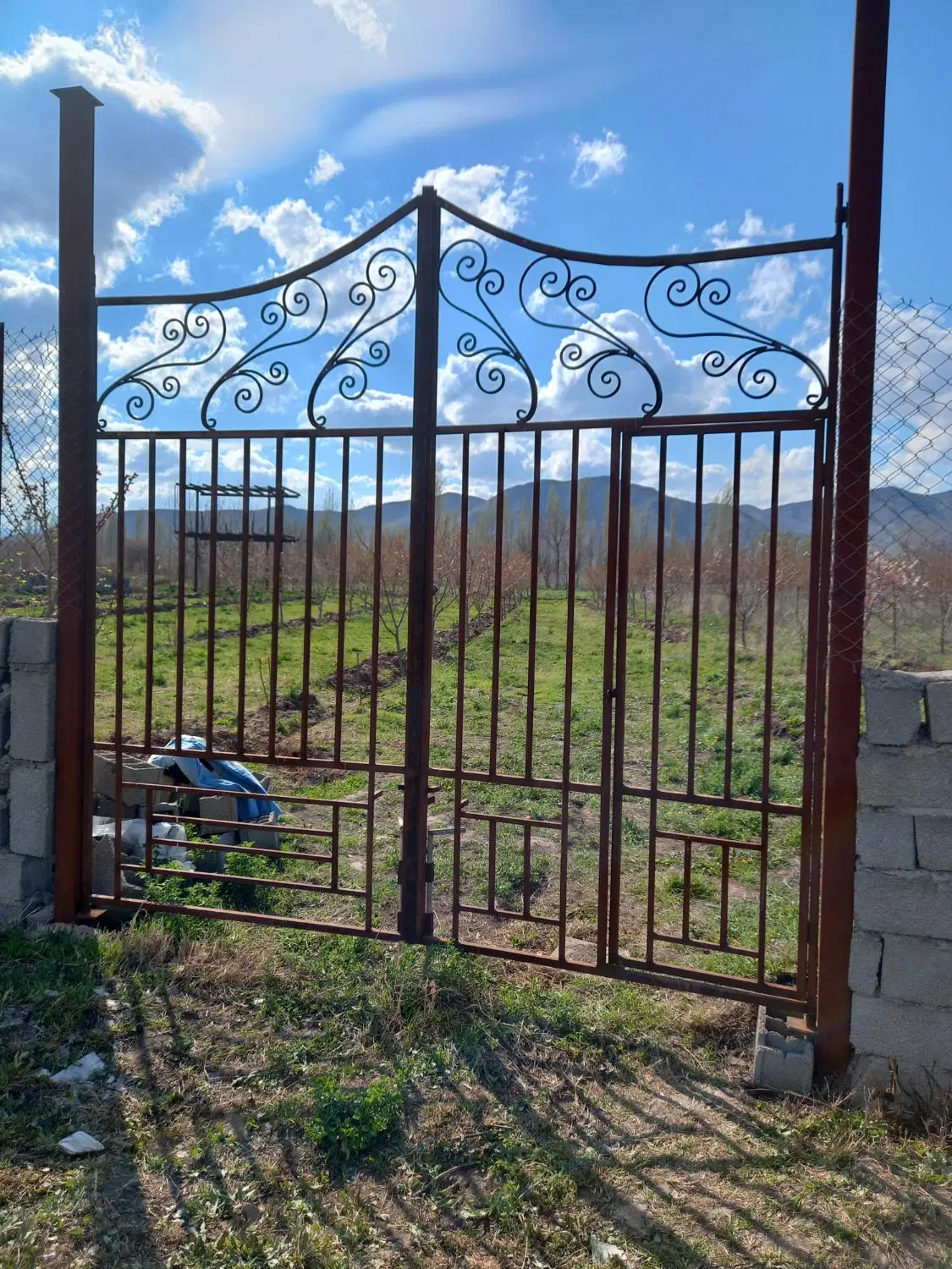 باغ کنارجاده