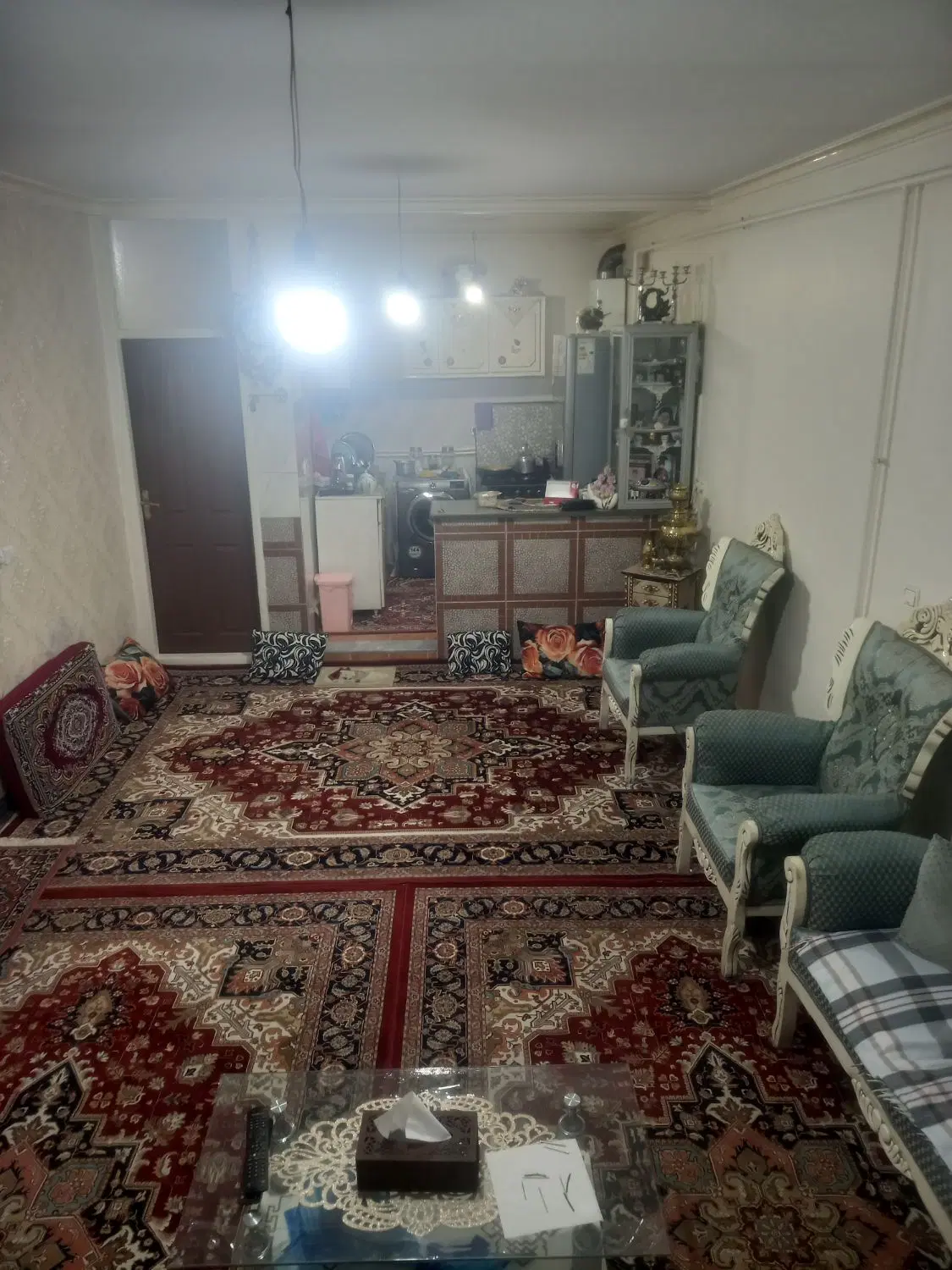 حیاط ویلایئ