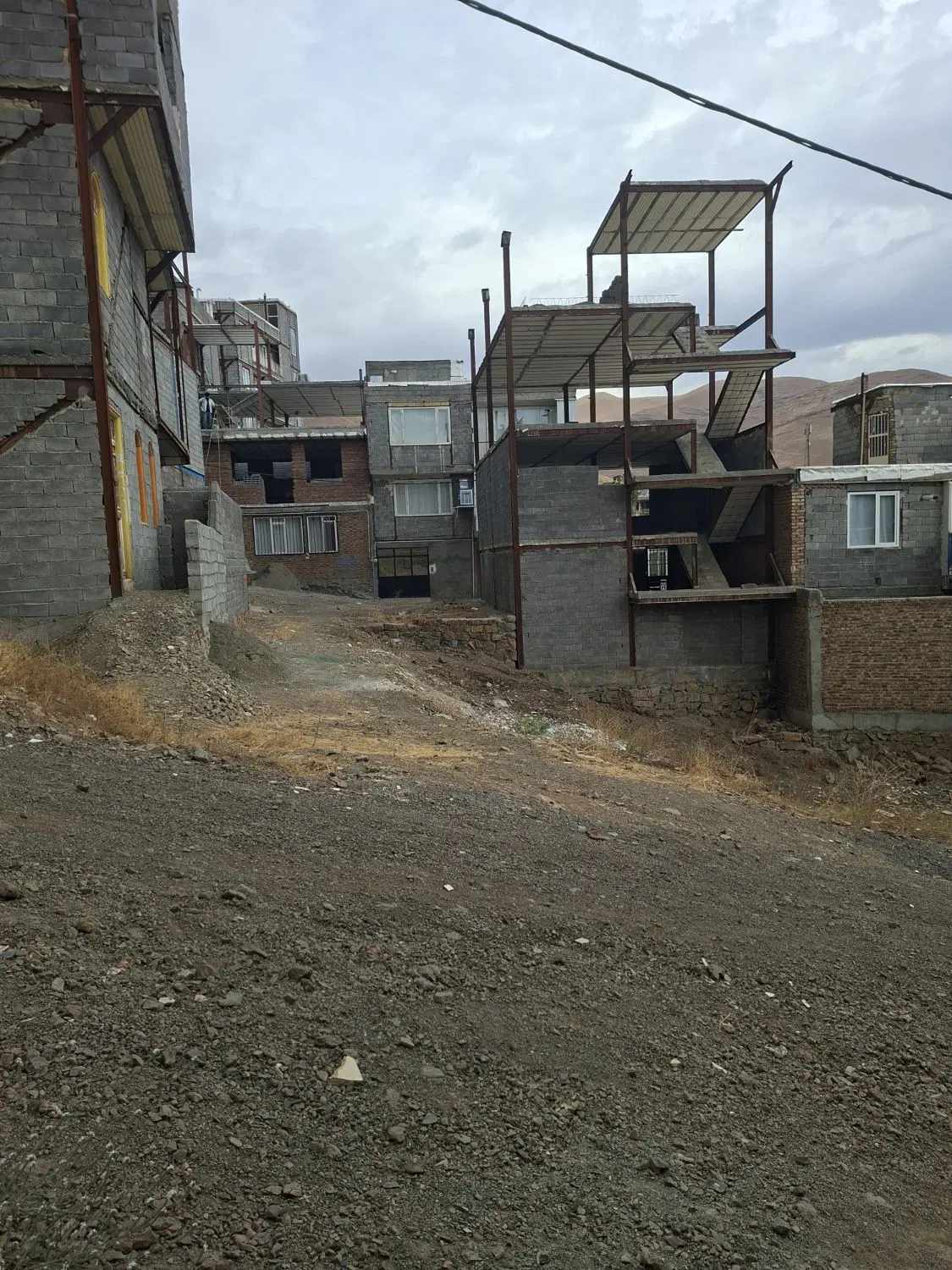 زمین حسن آباد