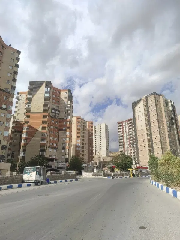 واحد ۹۲ متری با پارکینگ