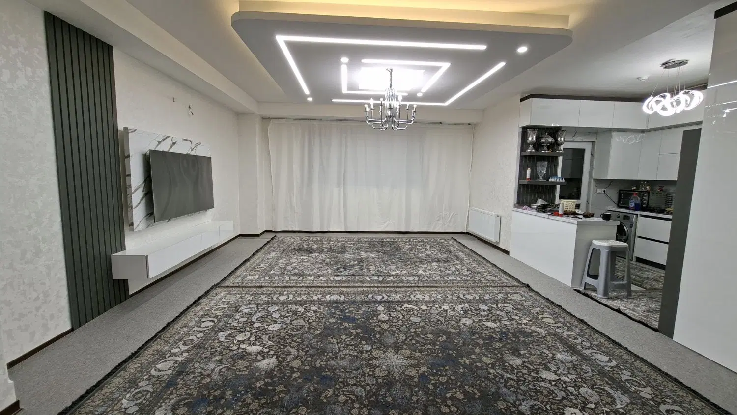 آپارتمان ۱۱۰مترونیم
