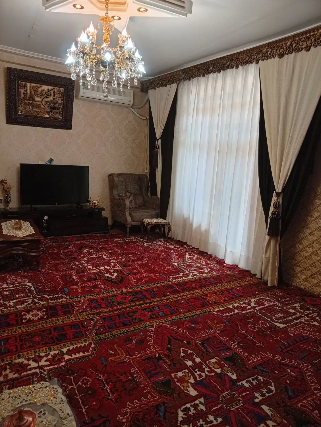 حیاط  86متری در حکم اباد