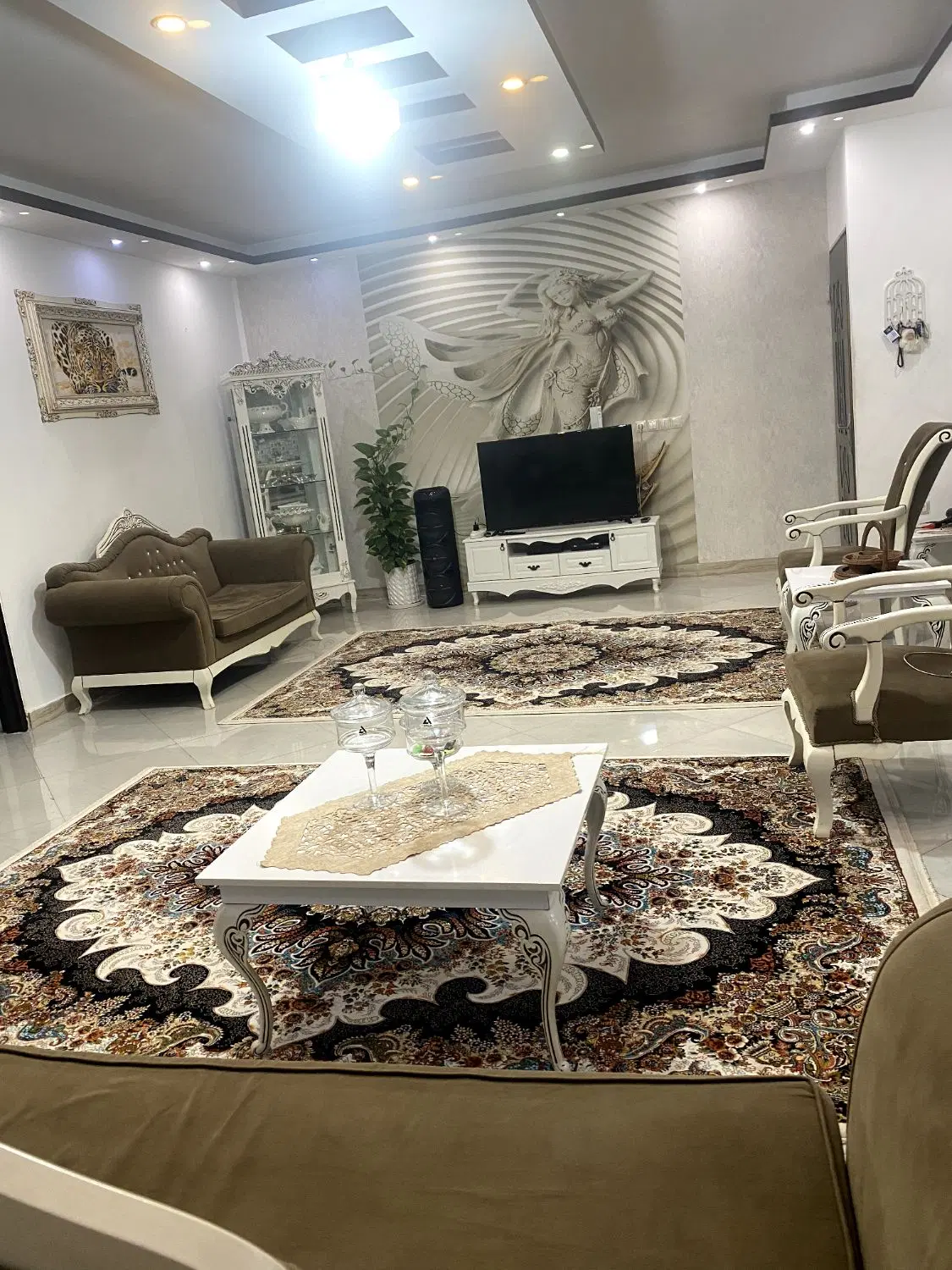 فروش فوری منزل طبقه اول دو طرف منزل فضای باز