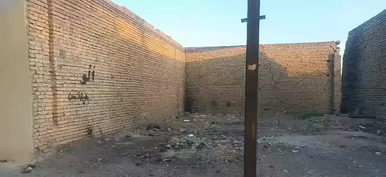 زمین ۱۸۰ متری خمینی شهر