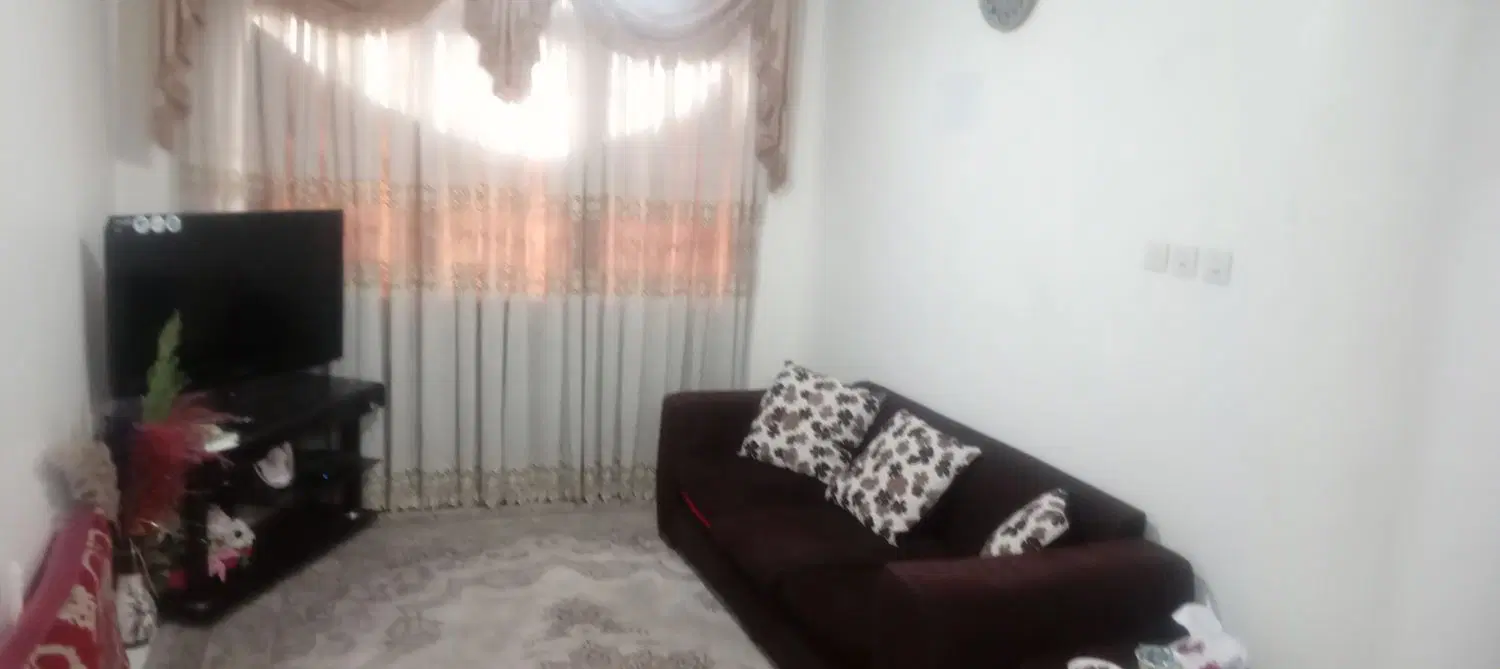 یک دستگاه آپارتمان تک واحدی درمیدان امام حسین