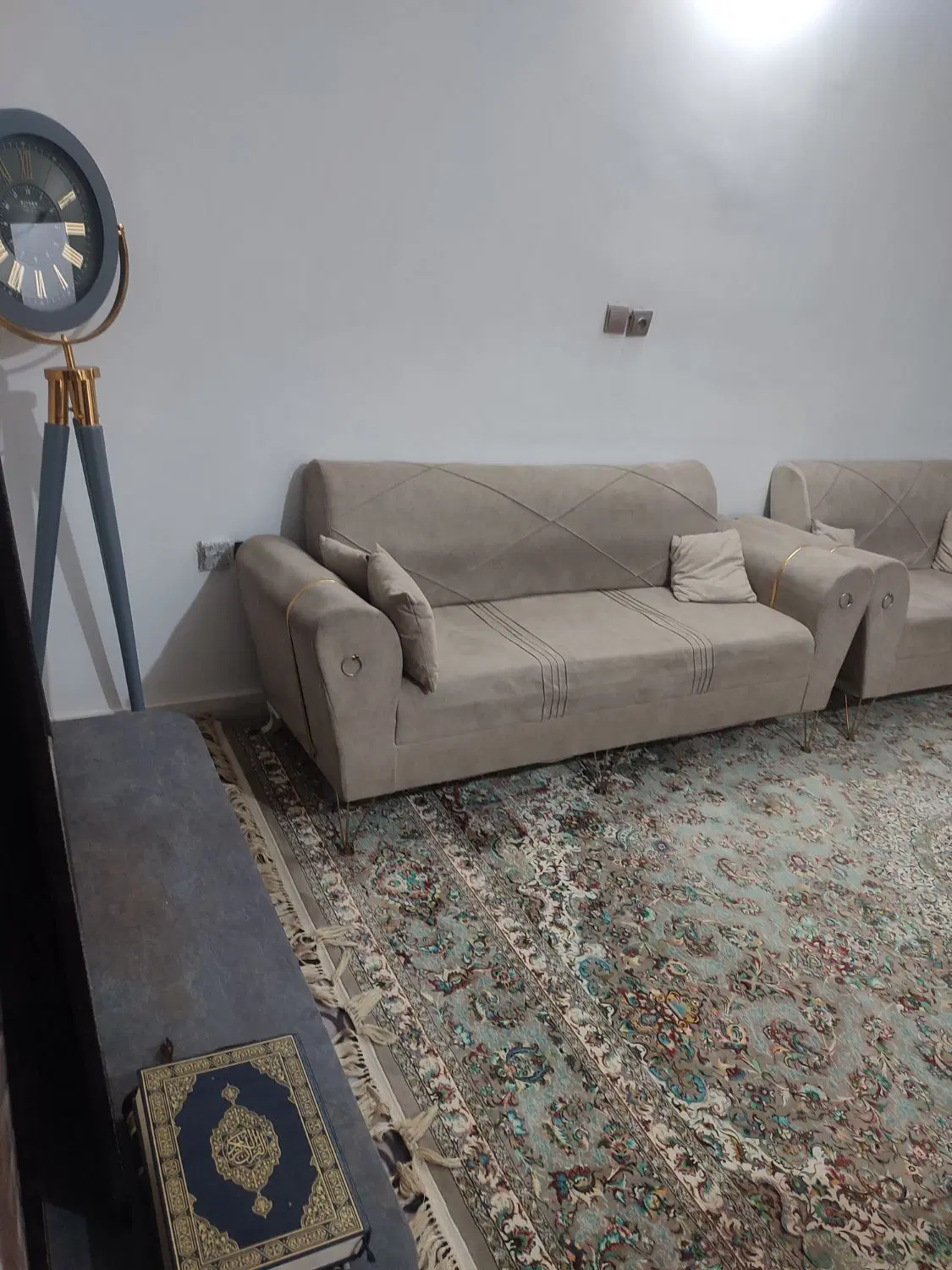 یک واحد پارکینگ دار کاملا مستقل