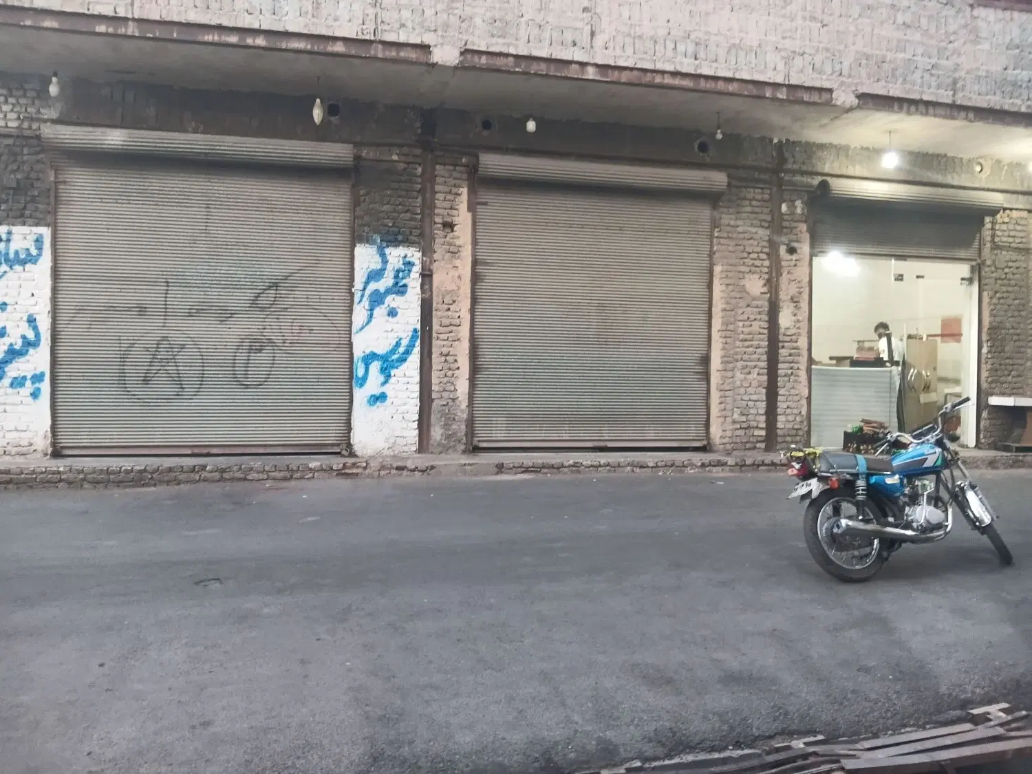 مغازه در حجتی پشت استخر ساحل