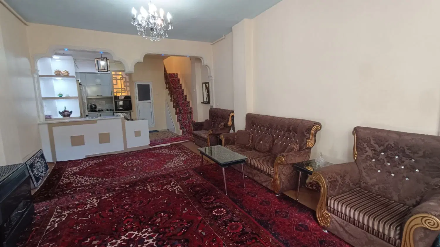خانه حیاط دار در اصمعی