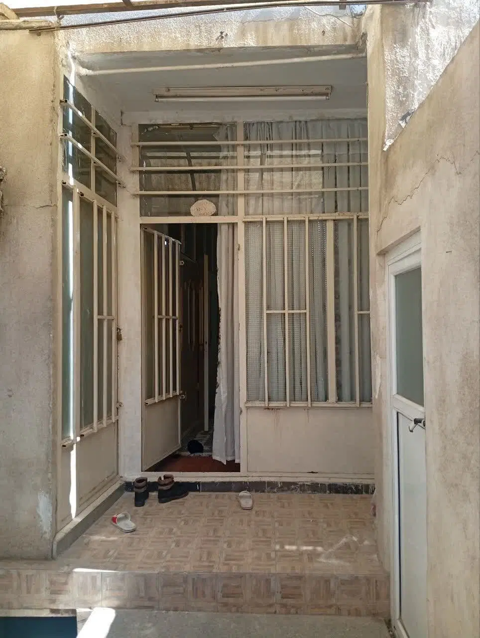 ۵۳ مترحیاط داردربست درشهرری تقی آباد