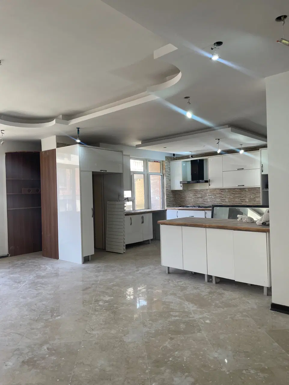 شمال شرق مرزداران_ ۸۵ متر_ تاپ لوکیشن