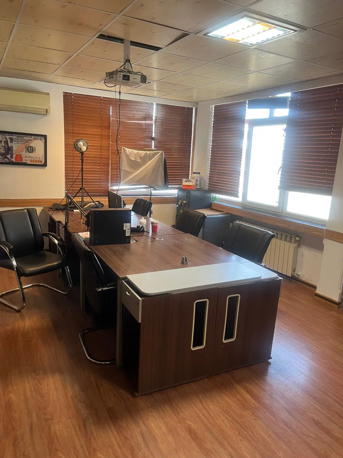 اجاره اتاق  بزرگ از دفتر کار