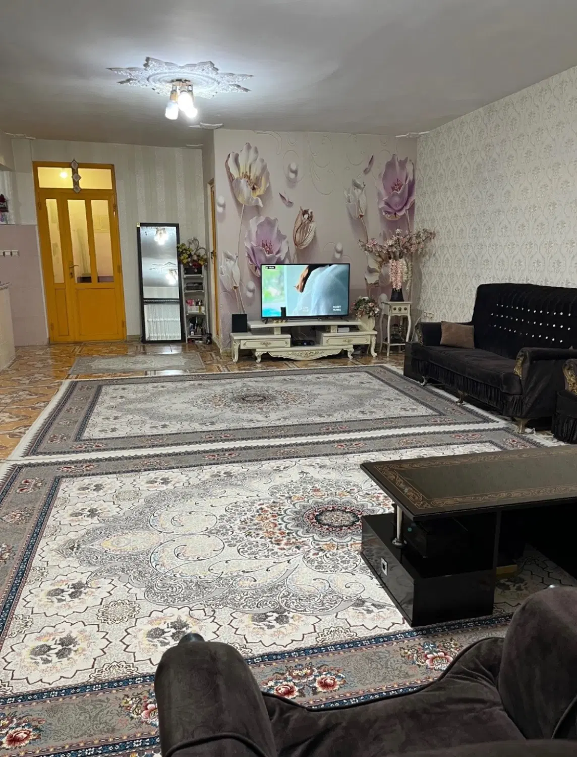 تک واحدی 104متری رشتیان کوچه 56(فروش فوری)
