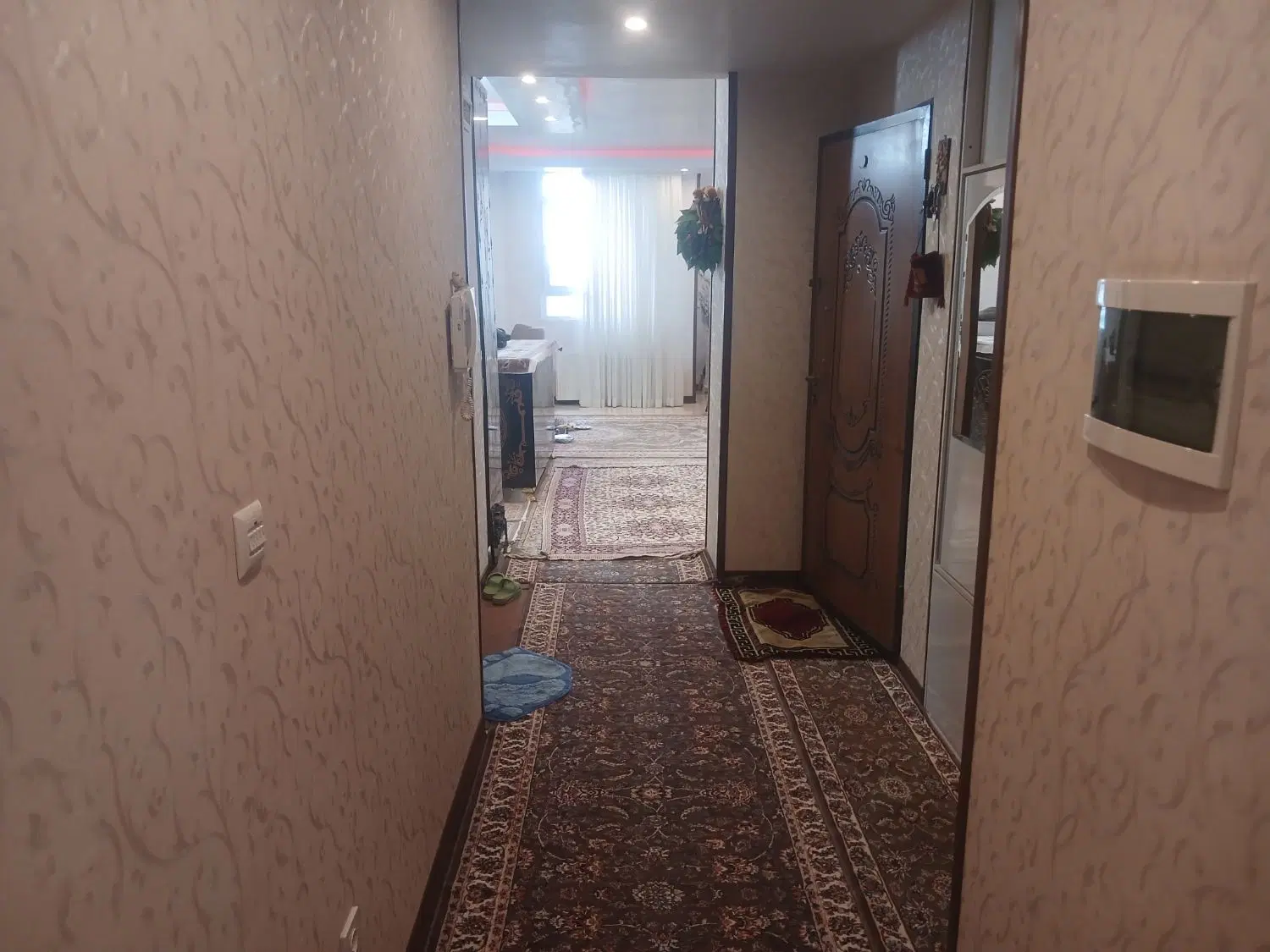 آپارتمان تک واحدی ۴طبقه