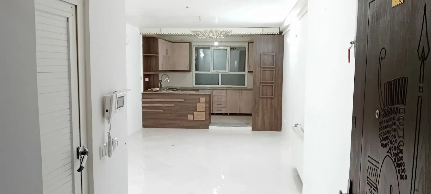 واحد 83 متری