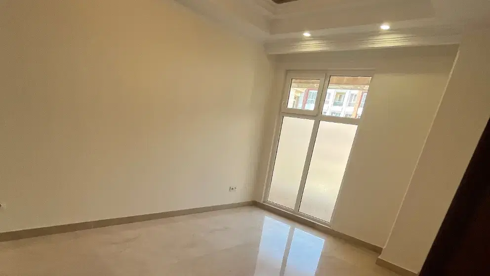 واحد فروشی ۹۳متری