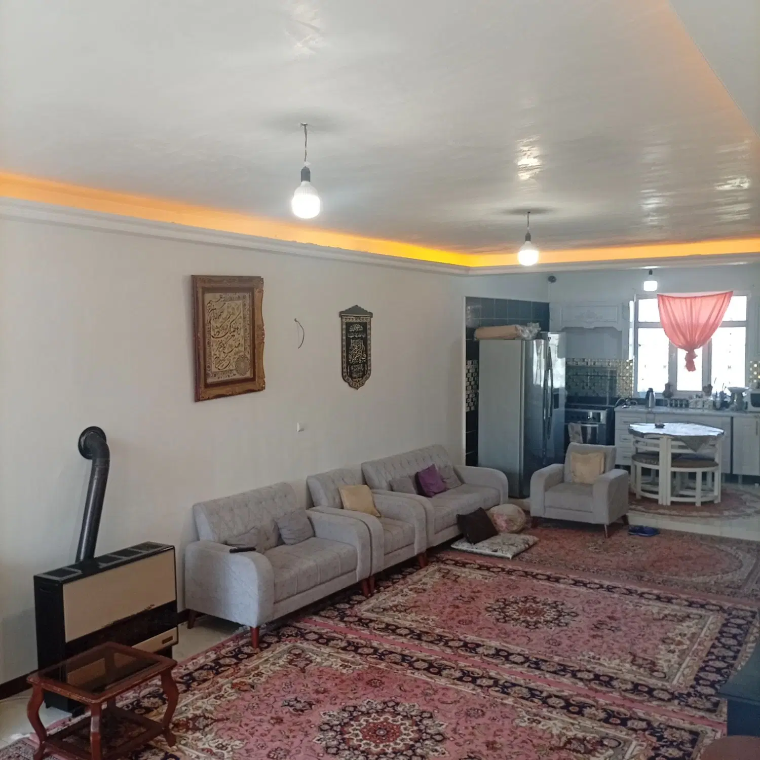 خانه دو طبقه برای دو خانواده