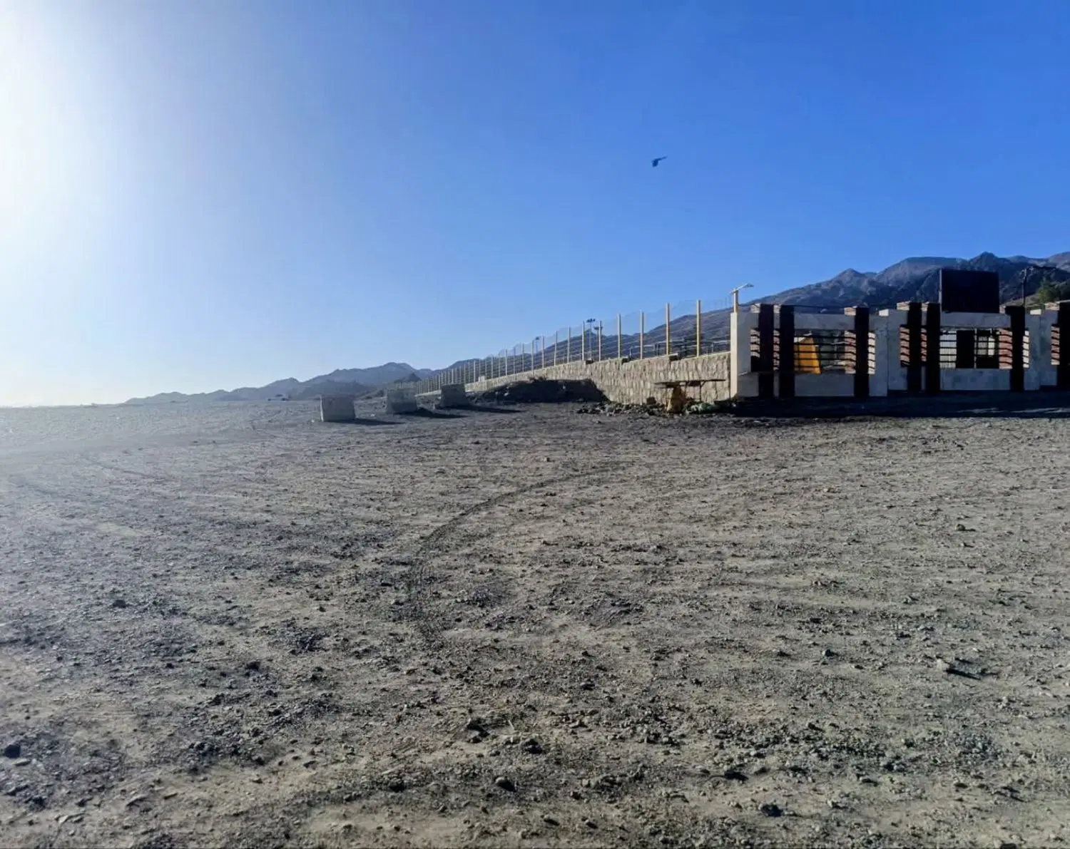 زمین بند دره
