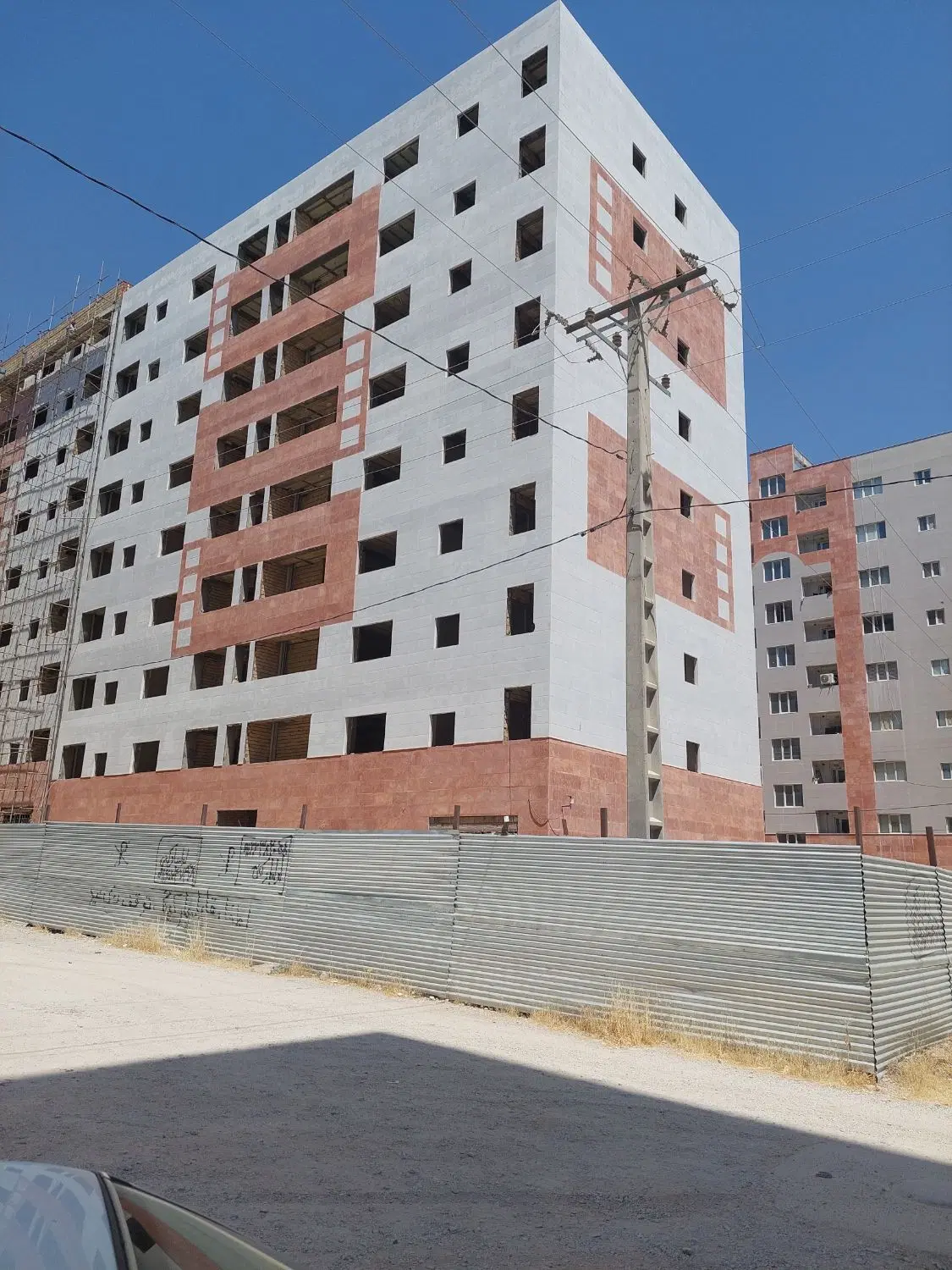 فروش آپارتمان ۱۲۰۰ واحدی ارتش