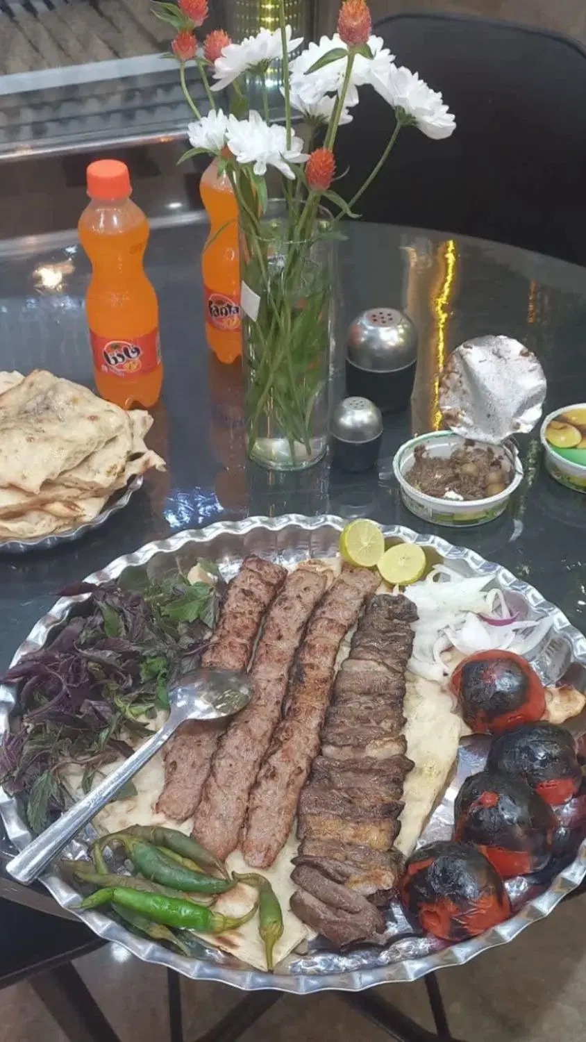 دعوت به همکاری در اجاره مغازه کبابی