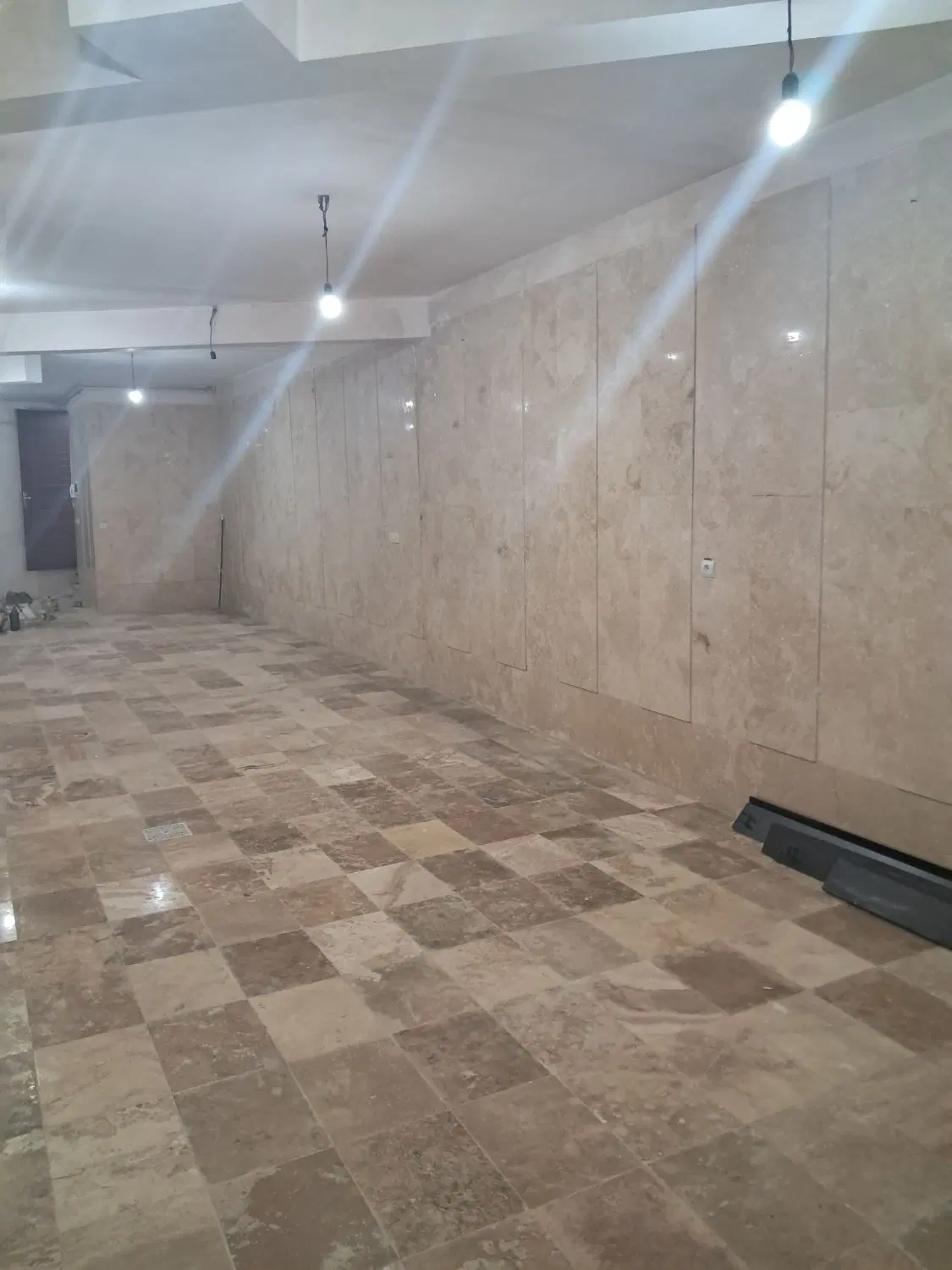 ۱۵۰ متر دوخواب نورگیر نوساز زیر همکف حیاط دار