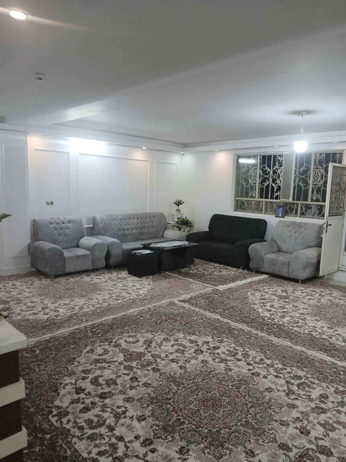 ۱۹۰مترهمکف حیاط دار۳خواب فول (خ نصر)سنددار(متری۶۵)