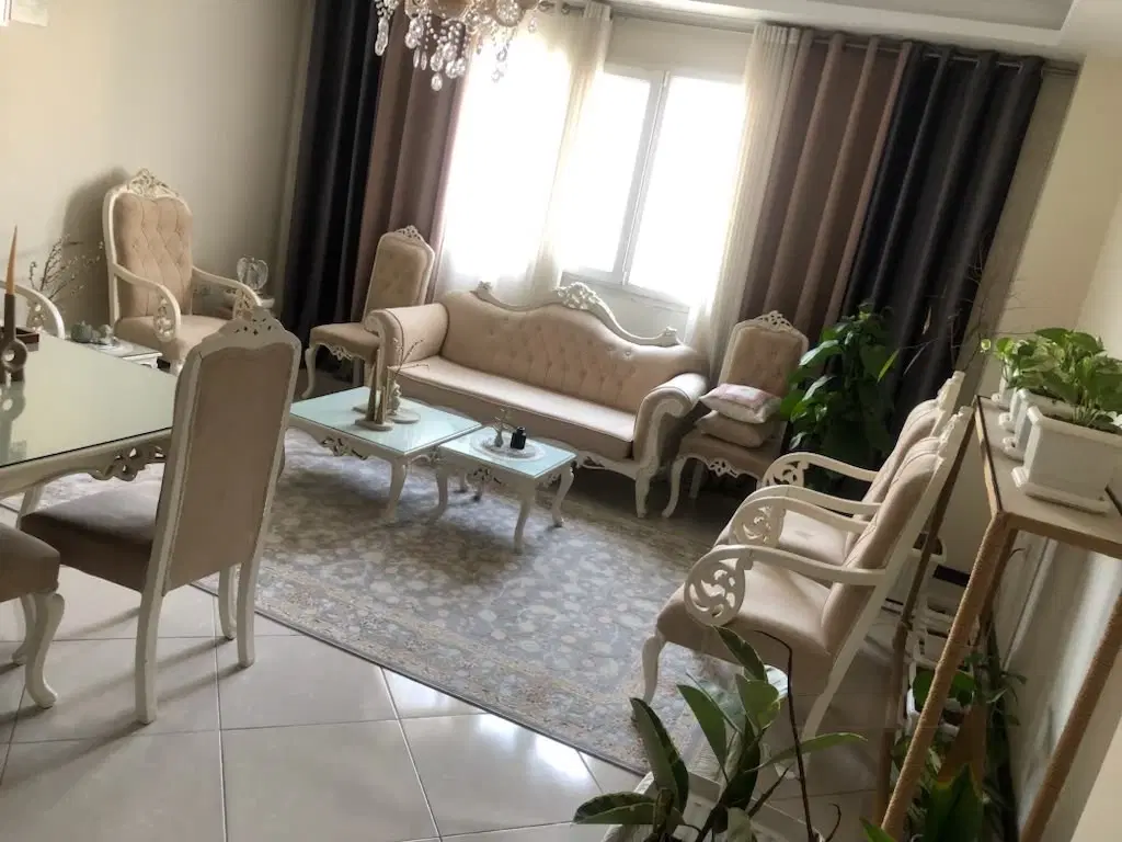 آپارتمان ۸۵ متری گرمدره معراج