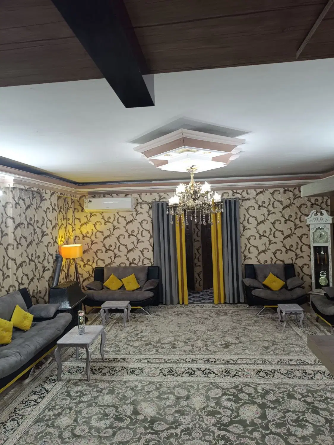 آپارتمان ۱۰۰متری_ دو خواب_ رهن کامل _ حاشیه