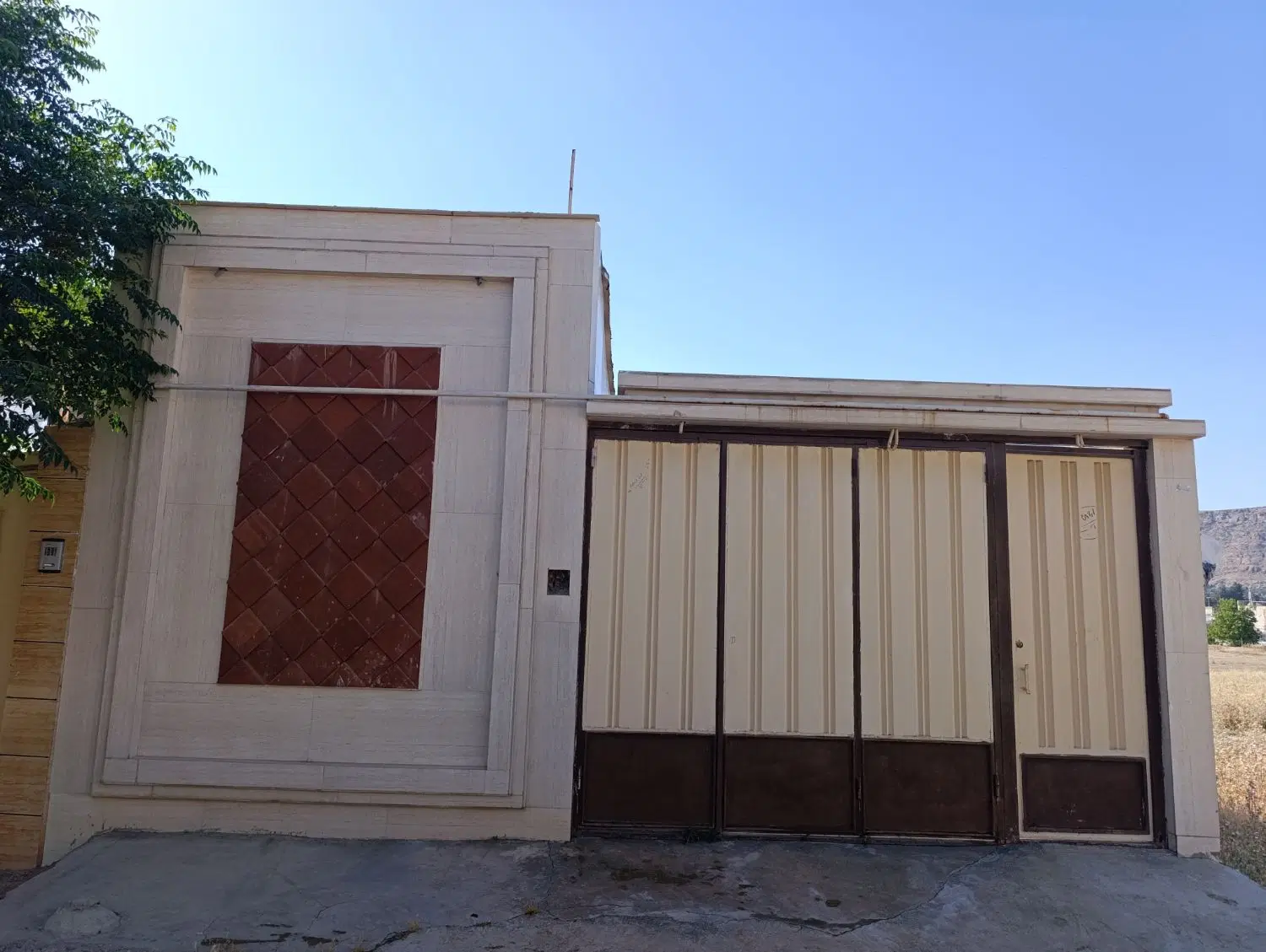 خانه کمالوند پروانه