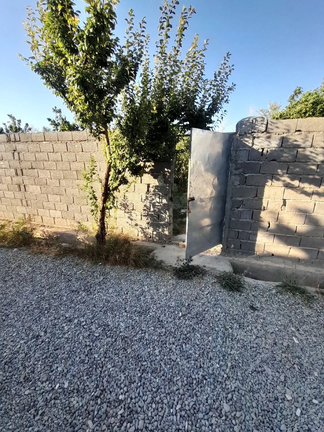 ۷۵۰ متر باغچه اباد سند دار در شهریار
