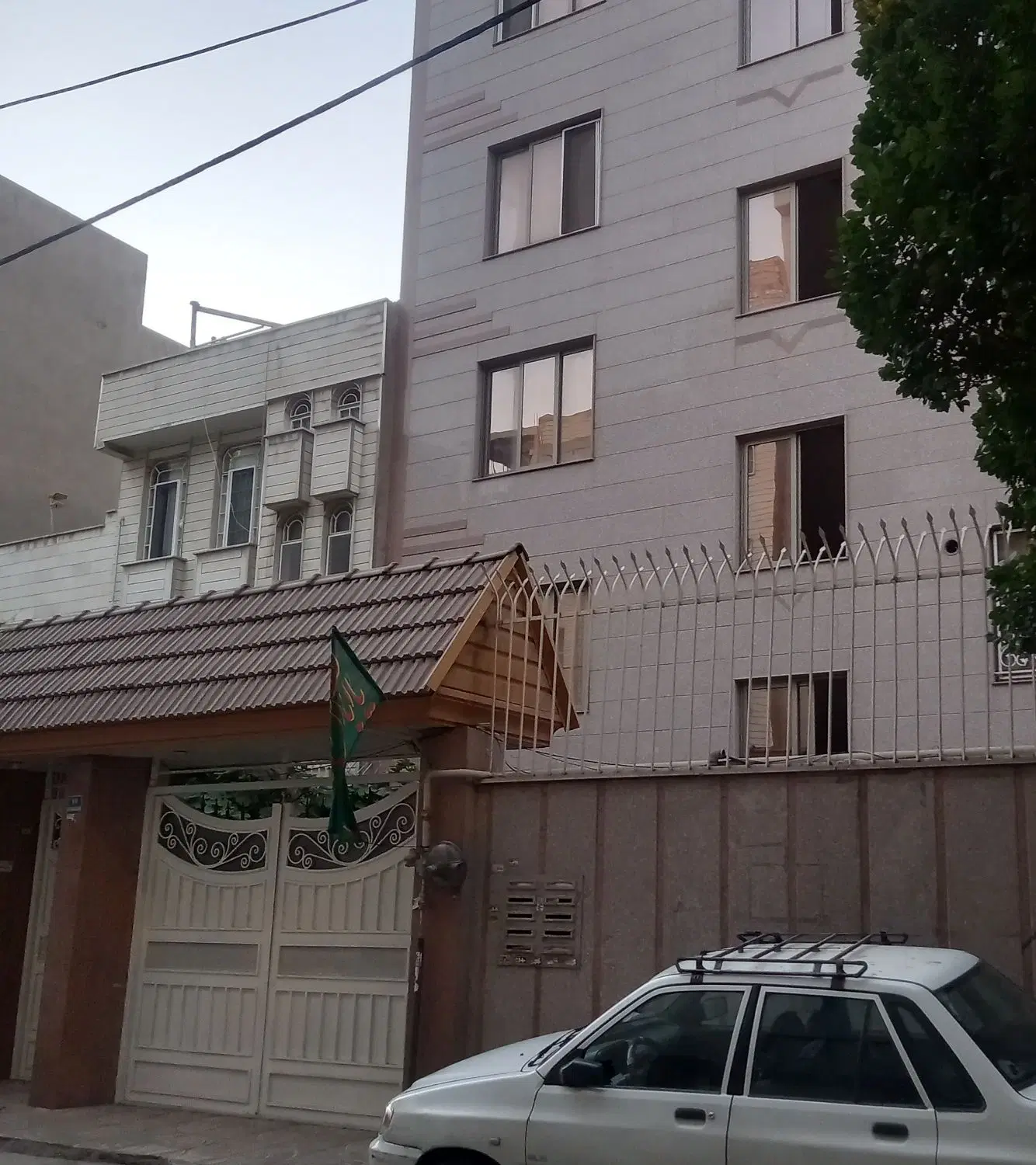 آپارتمان ۶۷ متری با پارکینگ و اسانسور