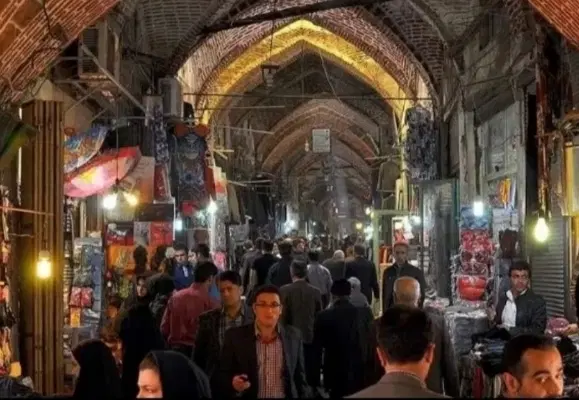 یک باب مغازه تمام رهن بازار سرپوشیده، بورس پوشاک
