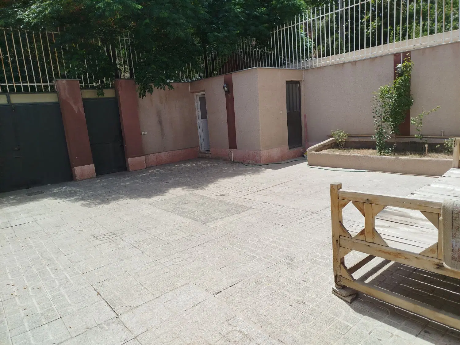 ویلایی۲۲۵متری بازسازی شده مسکونی ،سندششدانگ تک برگ