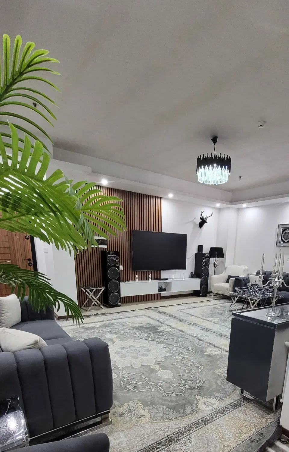آپارتمان ۸۷ متری نوساز خوش نقشه