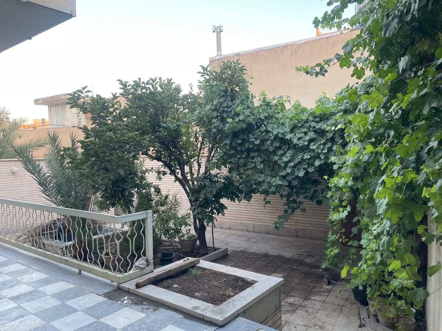 منزل ویلایی دربستی ۲۵۰ متری ۳ خواب خ عسگریه