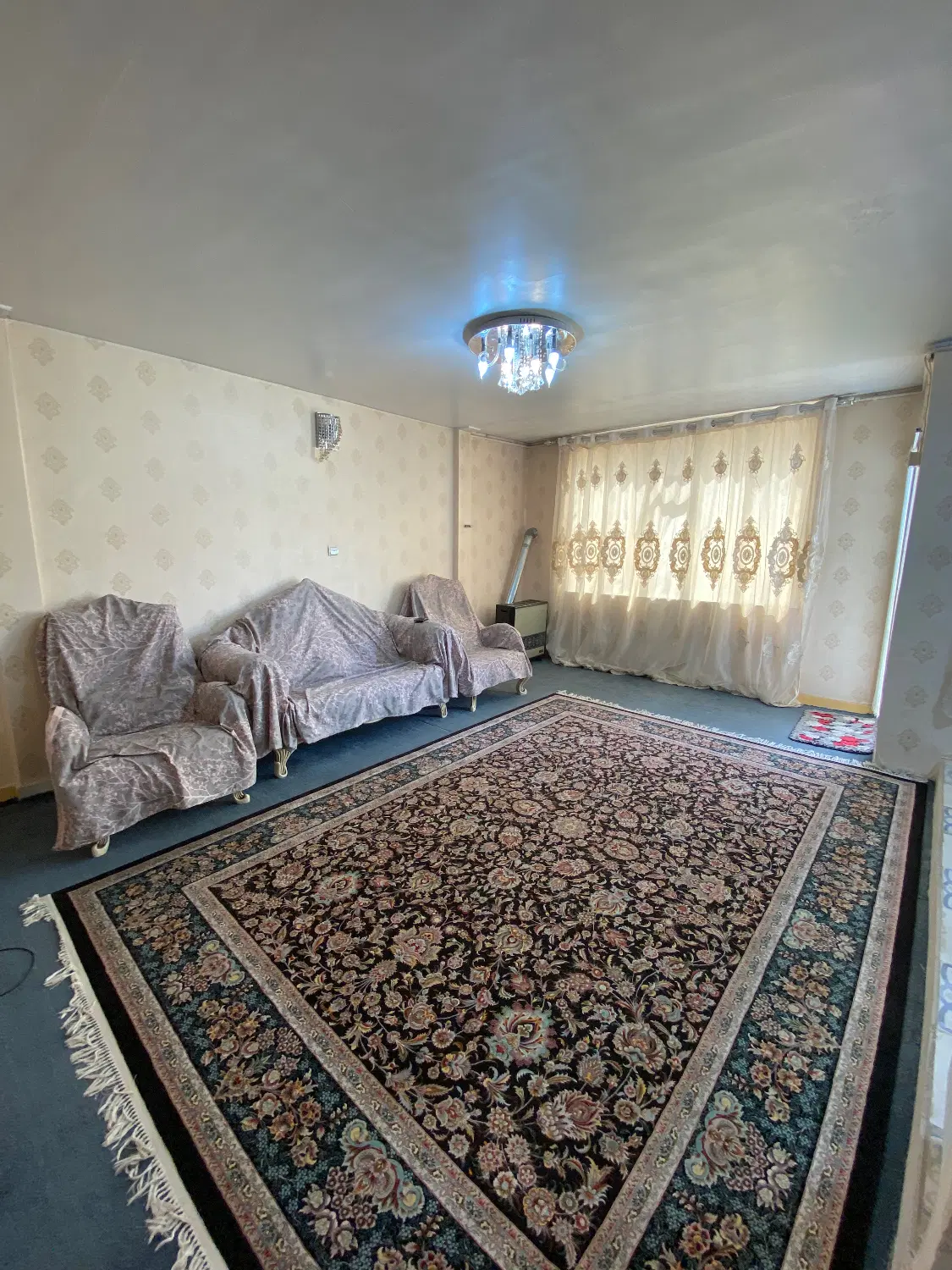 ۶۰متر طبقه‌اول رو‌به‌نما سه‌راه‌پست‌خونه