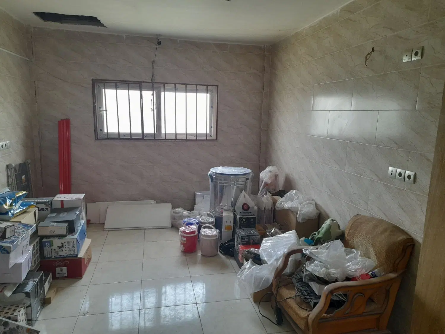 مغازه ۳طبقه ۱۰۰متری