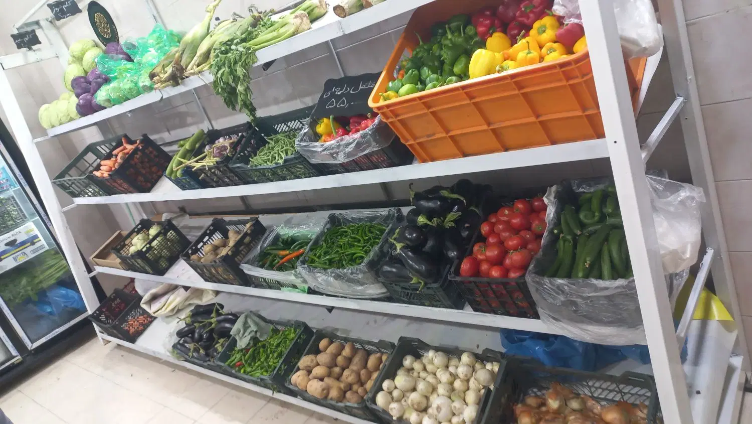 واگذاری میوه فروشی برخیابان۵۰متر