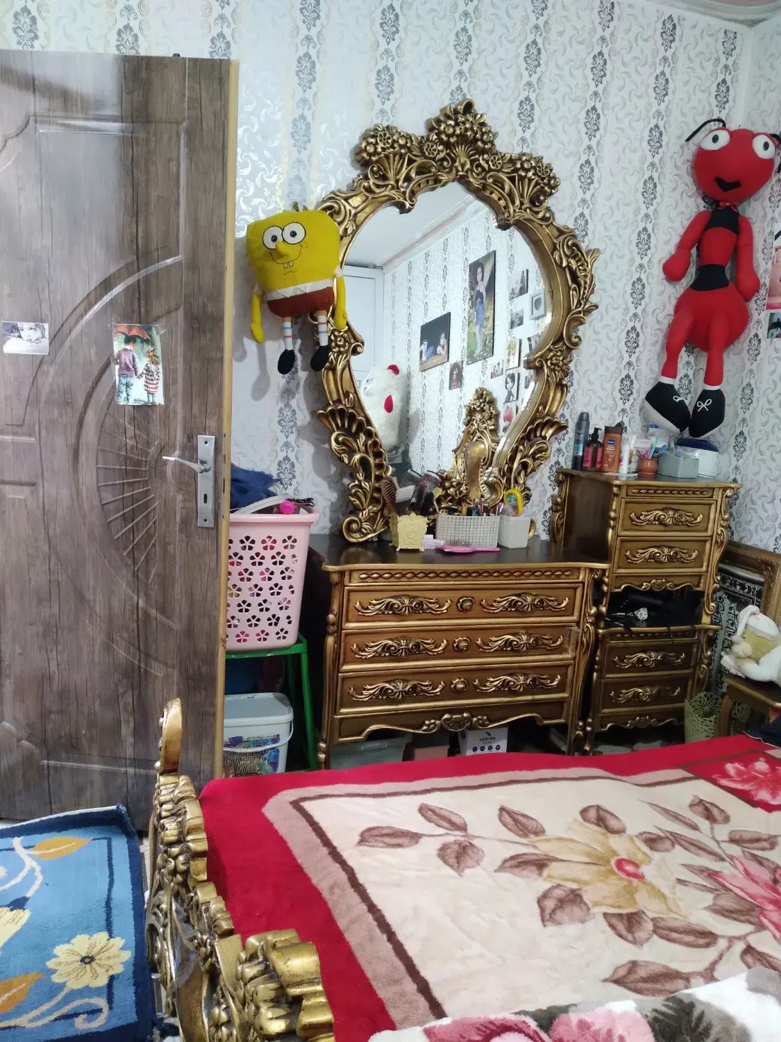 حیاط مسکونی