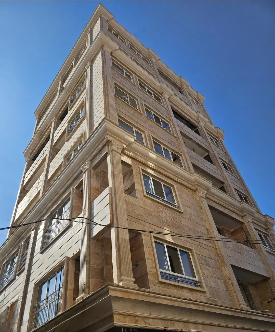 واحد آپارتمانی 170 متری پاسداران جنب استانداری
