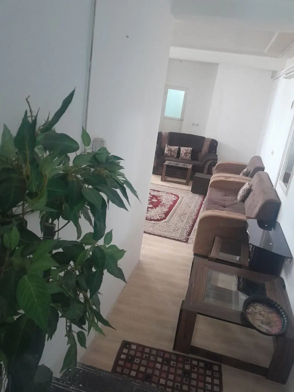 اجاره سویت  ۷۰ متری نزدیک ابشار دیر وقت تماس نگیر