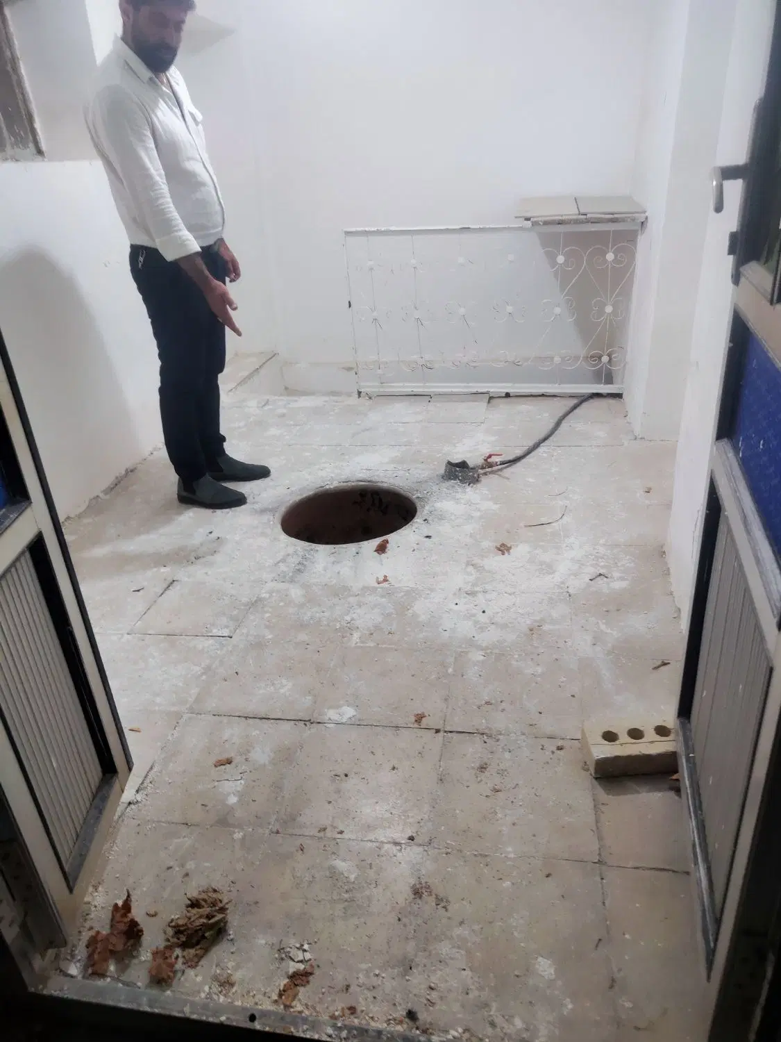 فروش ملک مسکونی سنددار  پنج‌راه ارتش